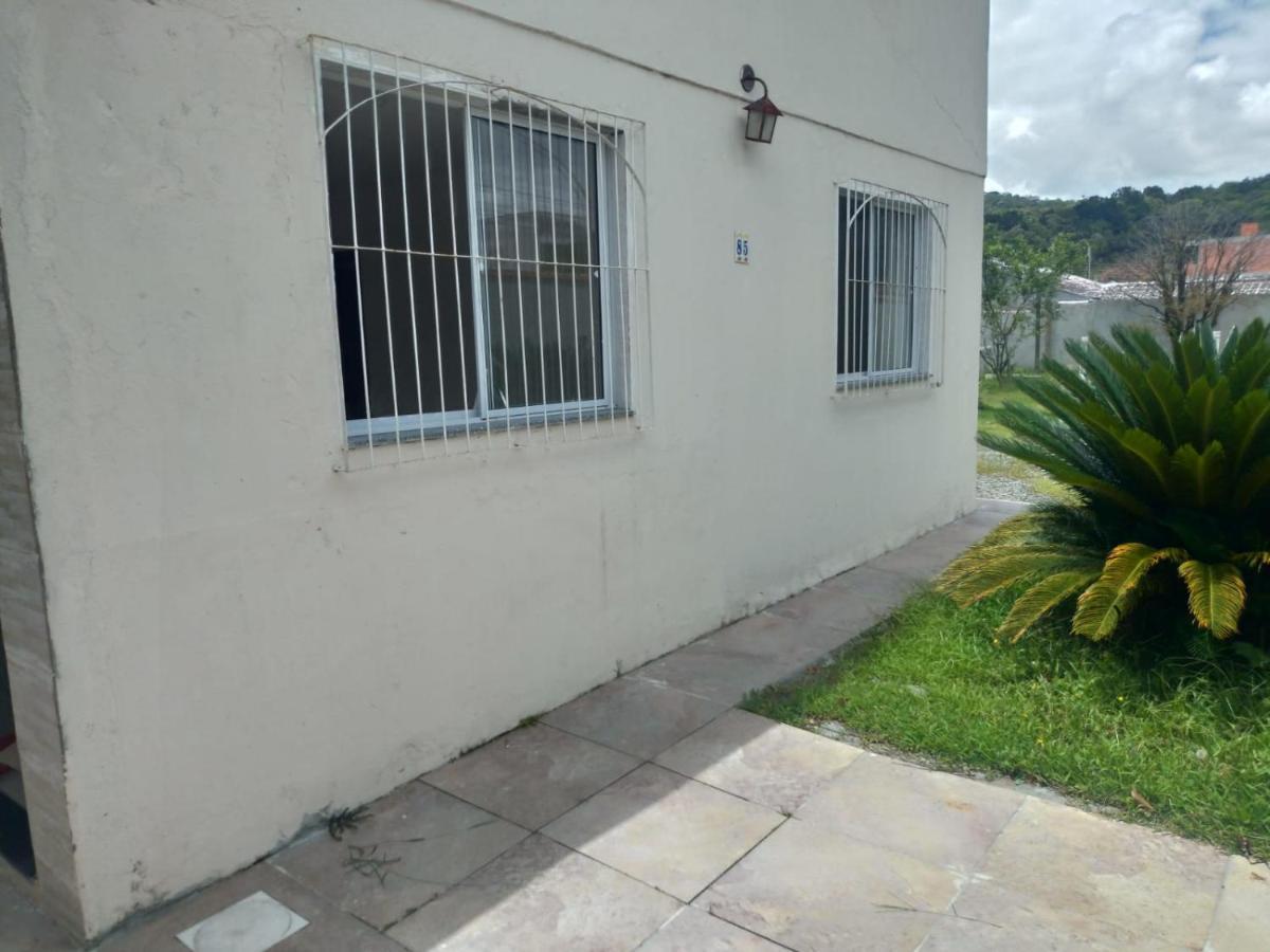 Casa agradável em Camboriú com estacionamento no pátio Villa Exterior foto